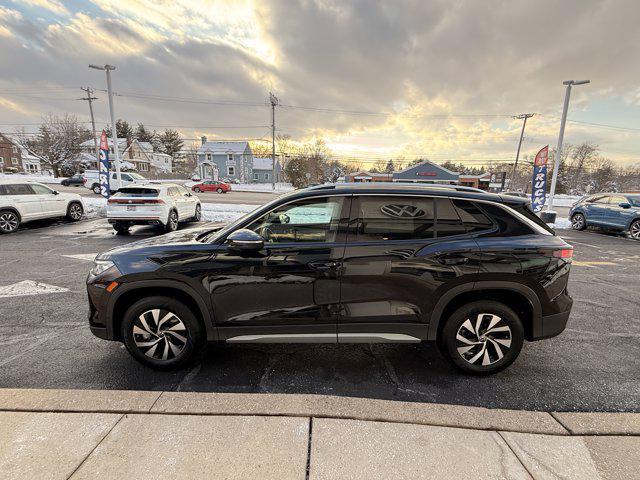 used 2025 Volkswagen Tiguan car, priced at $27,995