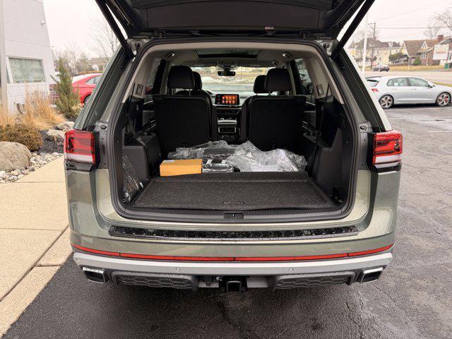 new 2026 Volkswagen Atlas car, priced at $51,608