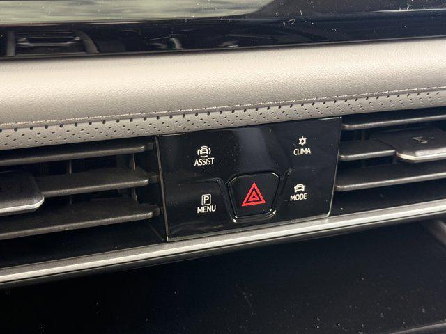 new 2026 Volkswagen Atlas car, priced at $50,423