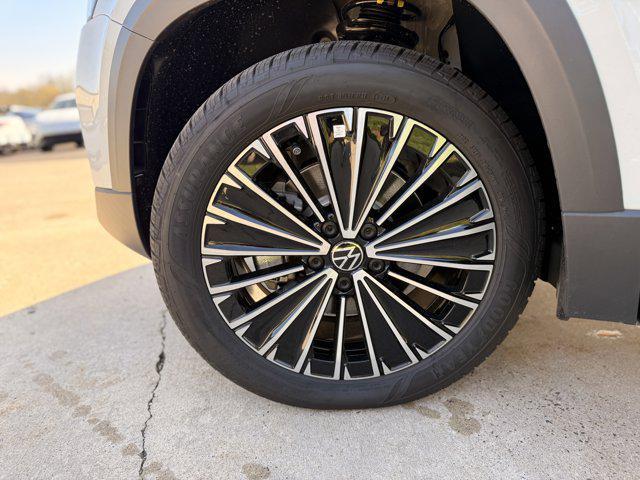 new 2026 Volkswagen Taos car, priced at $32,125
