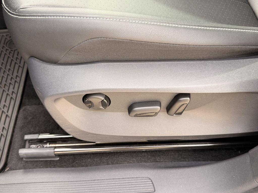 used 2023 Volkswagen Tiguan car, priced at $25,363