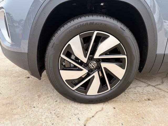 new 2026 Volkswagen Atlas car, priced at $49,032