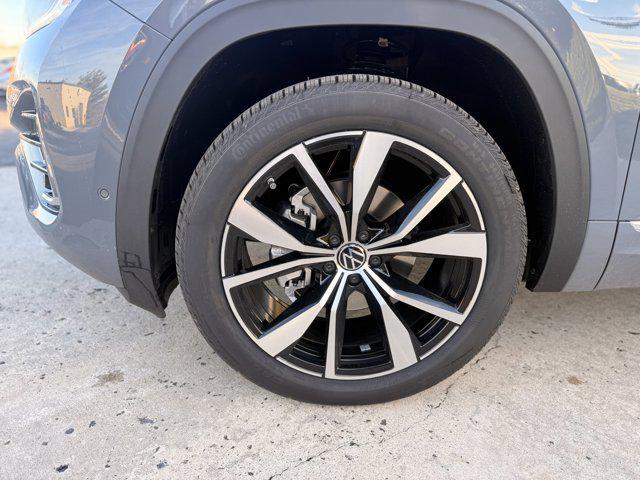 new 2026 Volkswagen Atlas Cross Sport car, priced at $56,913