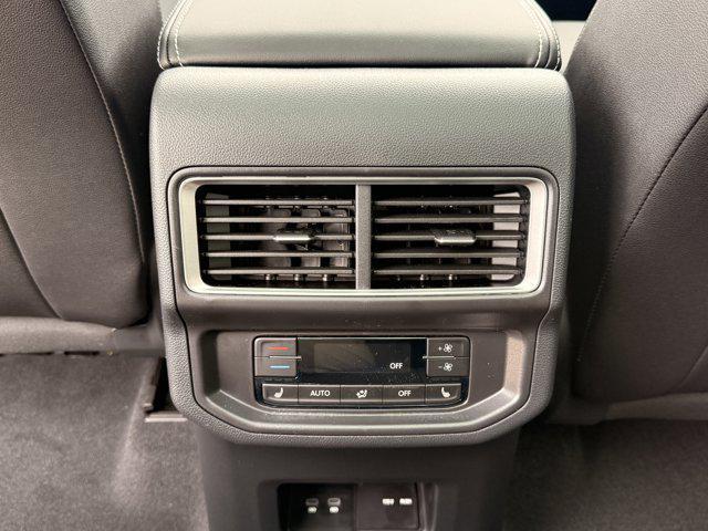 new 2026 Volkswagen Atlas car, priced at $57,738