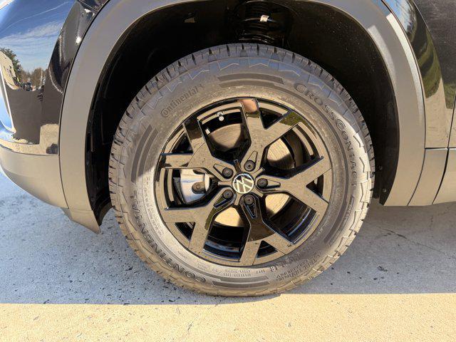 new 2026 Volkswagen Atlas car, priced at $48,732