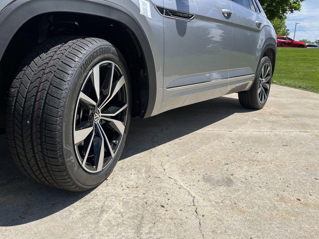 new 2026 Volkswagen Atlas Cross Sport car, priced at $56,617