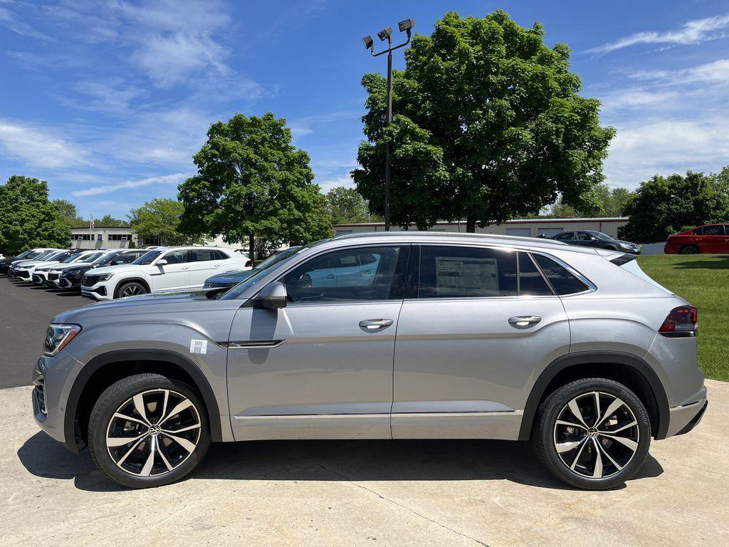 new 2026 Volkswagen Atlas Cross Sport car, priced at $56,617