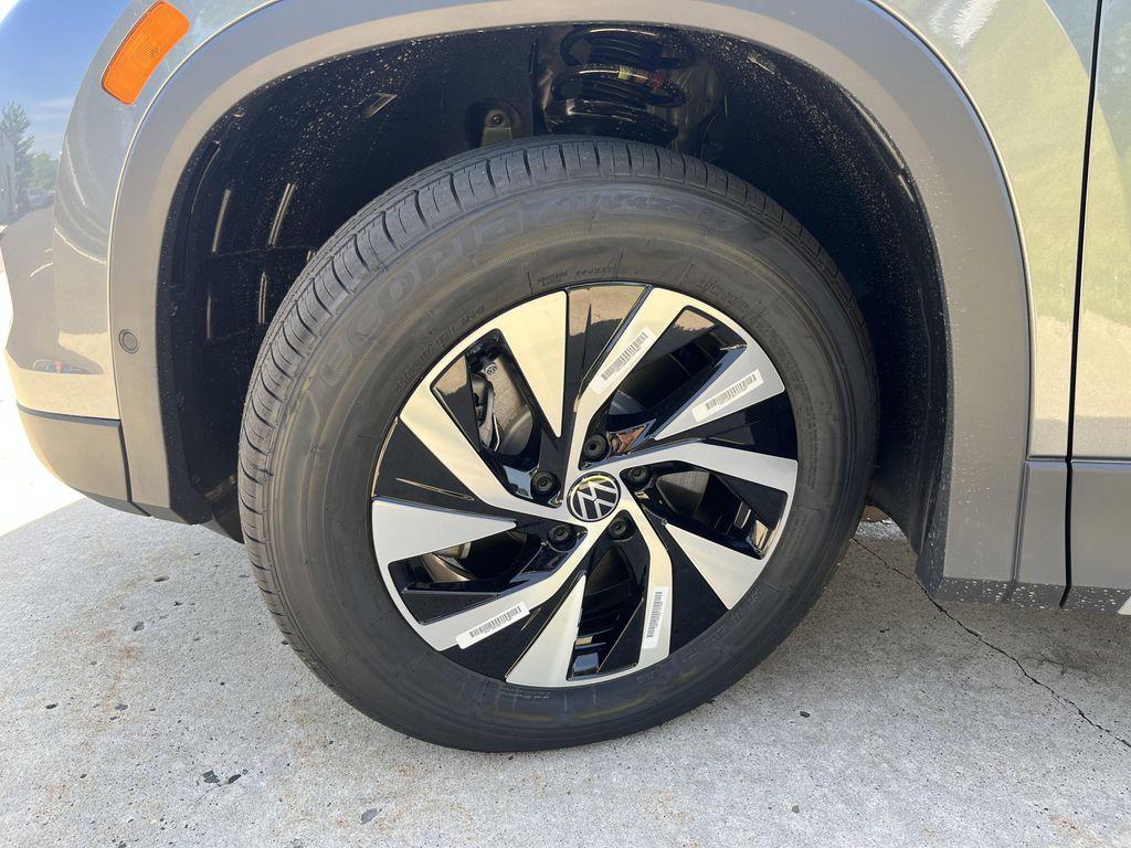 new 2026 Volkswagen Tiguan car, priced at $34,982