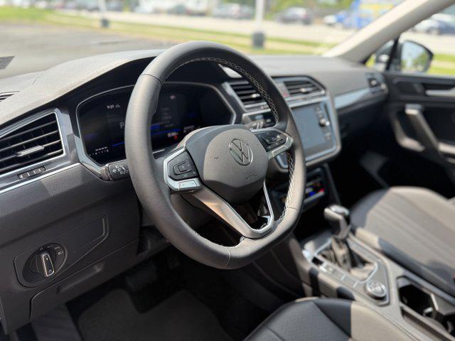 2024 Platinum Gray Metallic Volkswagen Tiguan