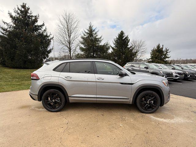 new 2026 Volkswagen Atlas Cross Sport car, priced at $53,421