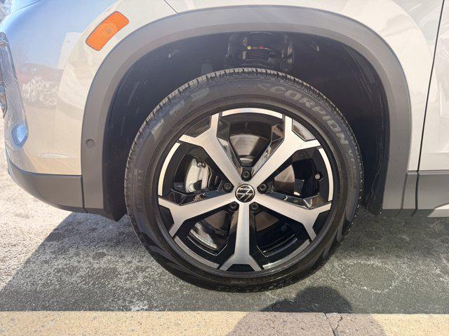 used 2025 Volkswagen Tiguan car, priced at $31,896