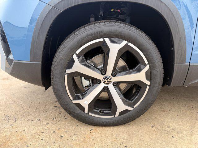 new 2026 Volkswagen Taos car, priced at $38,381