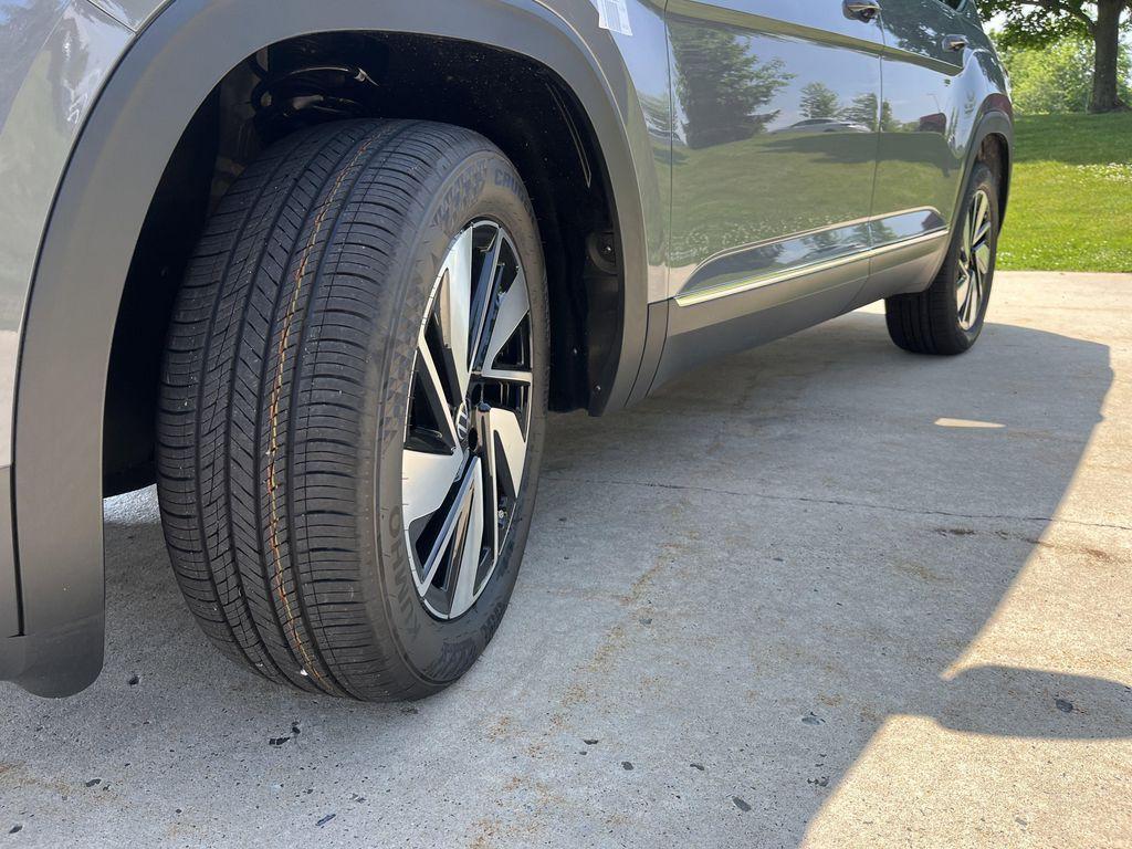 new 2026 Volkswagen Atlas car, priced at $53,071