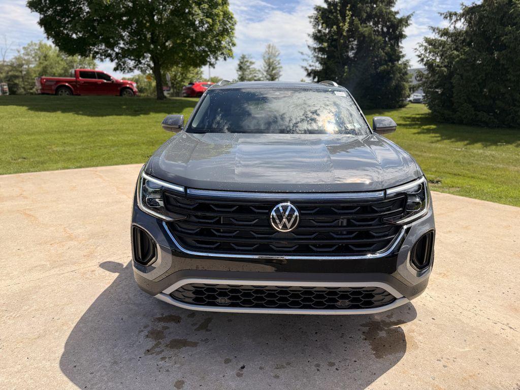 new 2026 Volkswagen Atlas Cross Sport car, priced at $49,383