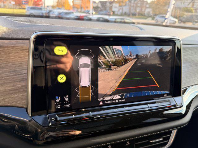 new 2026 Volkswagen Atlas car, priced at $50,452