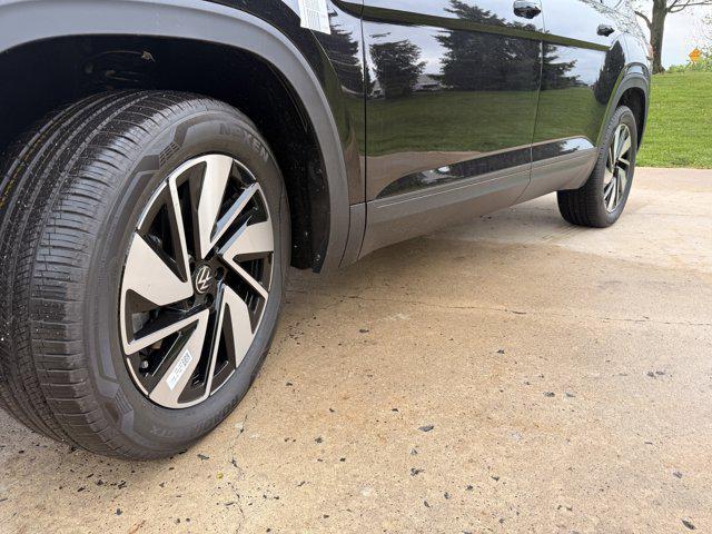 new 2026 Volkswagen Atlas car, priced at $48,620