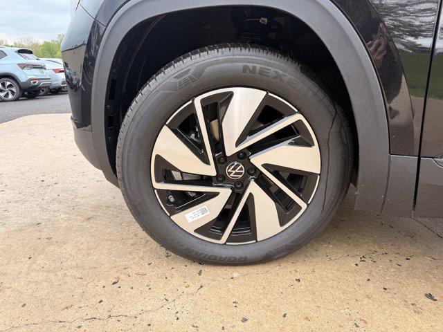 new 2026 Volkswagen Atlas car, priced at $48,620