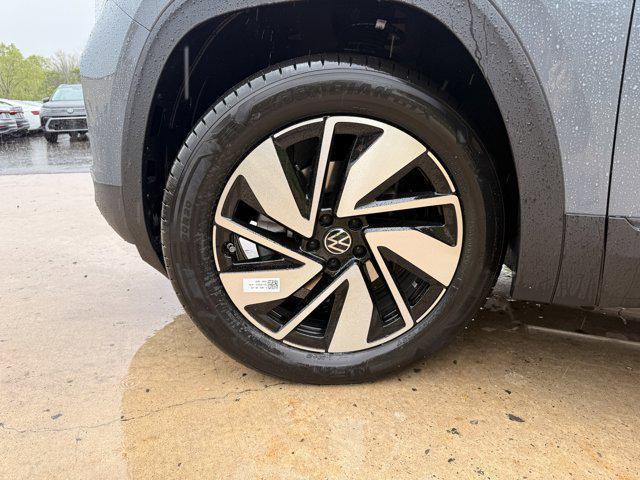 new 2026 Volkswagen Atlas car, priced at $50,765