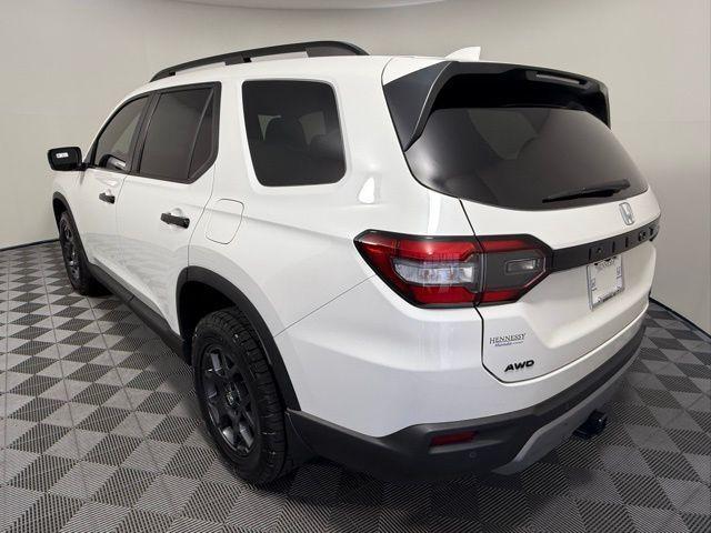 new 2025 Honda Pilot car, priced at $51,350