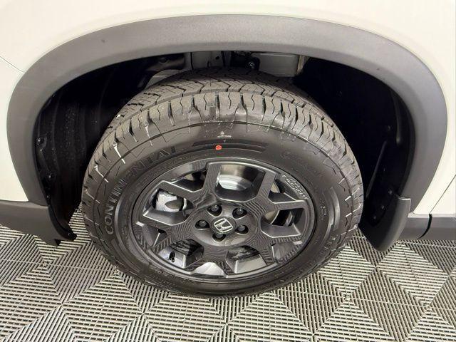 new 2025 Honda Pilot car, priced at $51,350