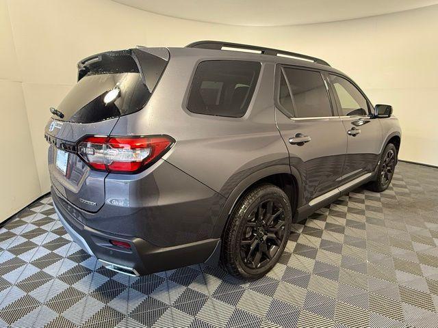 new 2025 Honda Pilot car, priced at $50,895