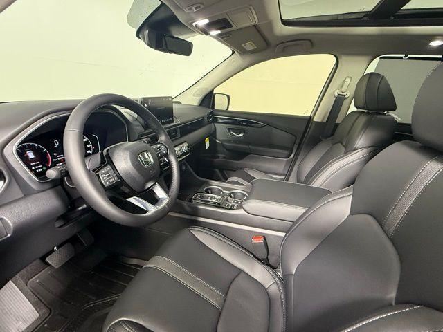 new 2025 Honda Pilot car, priced at $50,895
