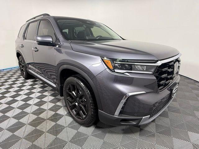 new 2025 Honda Pilot car, priced at $50,895