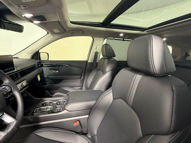 new 2025 Honda Pilot car, priced at $50,895