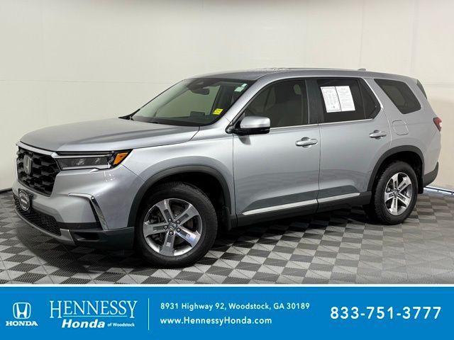 used 2025 Honda Pilot car, priced at $41,657