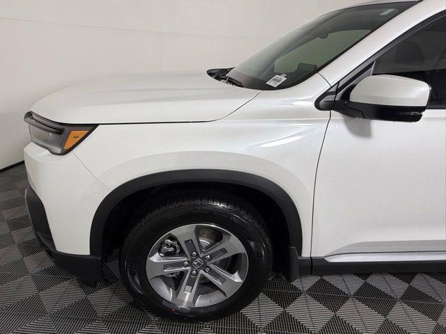 new 2026 Honda Pilot car, priced at $46,445