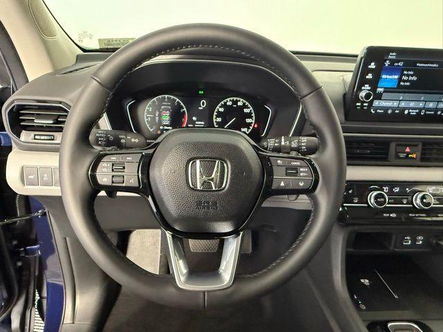 new 2025 Honda Pilot car, priced at $44,995