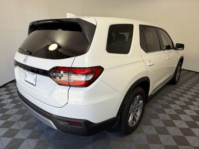 new 2025 Honda Pilot car, priced at $47,550