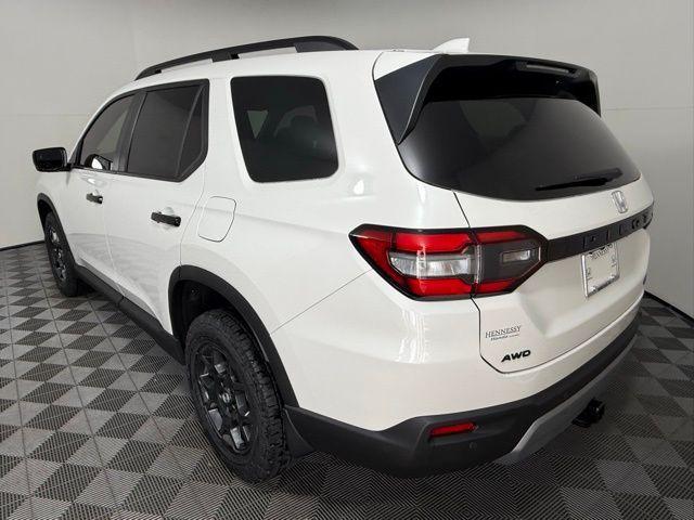 new 2025 Honda Pilot car, priced at $51,350