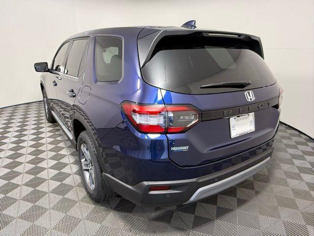 new 2025 Honda Pilot car, priced at $44,995