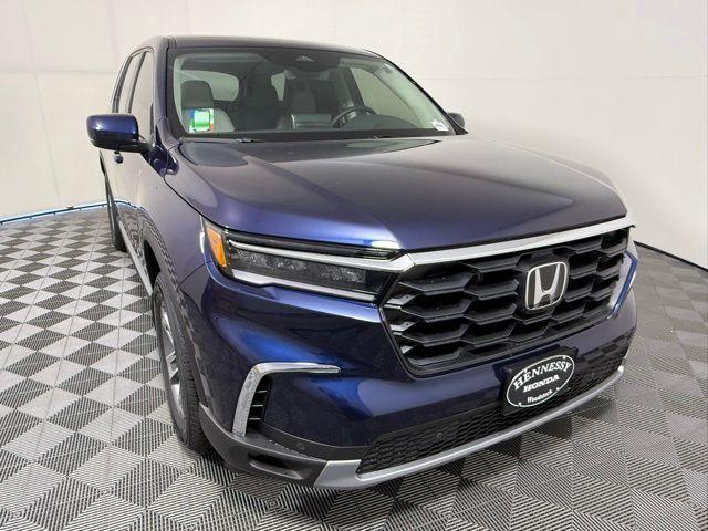 new 2025 Honda Pilot car, priced at $44,995