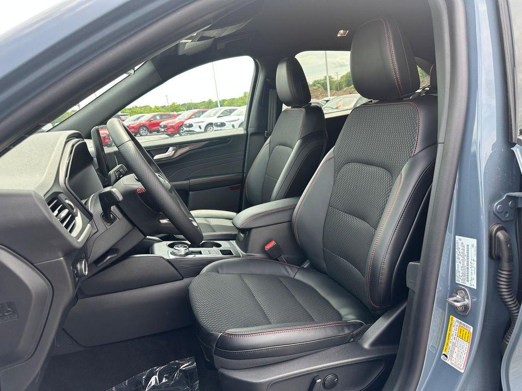 new 2025 Ford Escape car, priced at $29,690