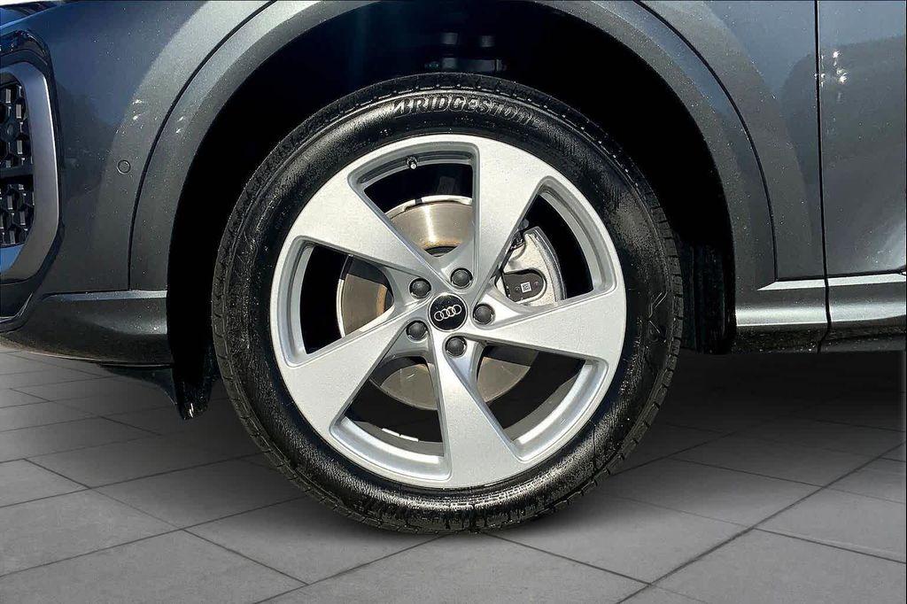new 2025 Audi Q5 car, priced at $63,180