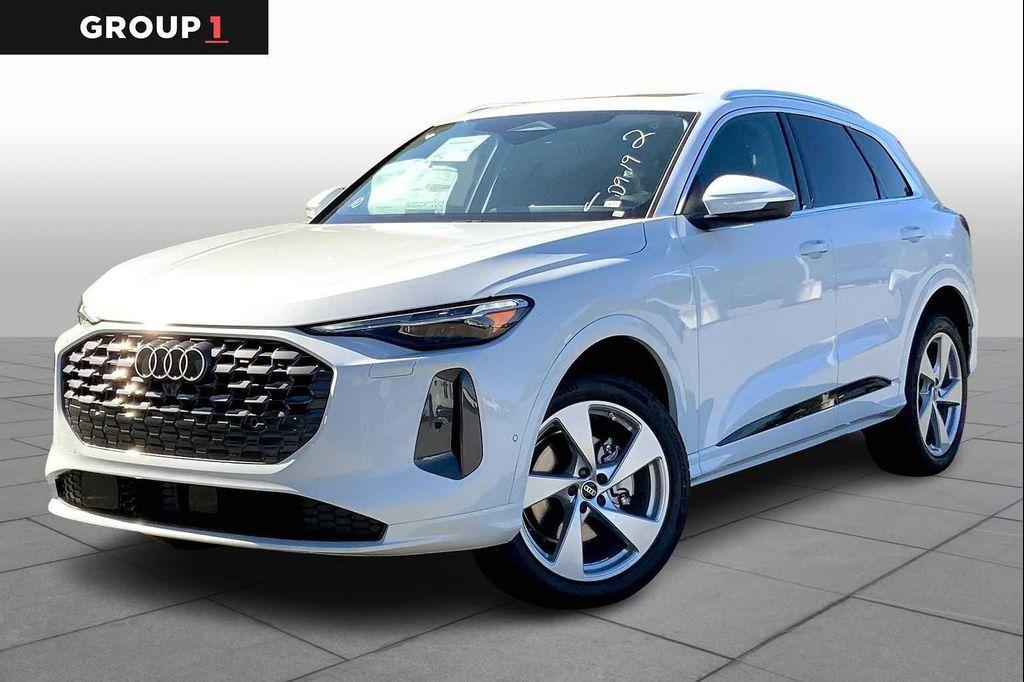 new 2025 Audi Q5 car, priced at $59,945