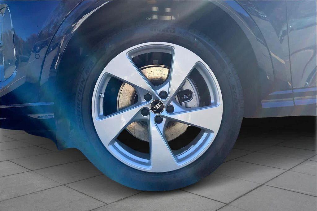 new 2025 Audi Q5 car, priced at $61,080