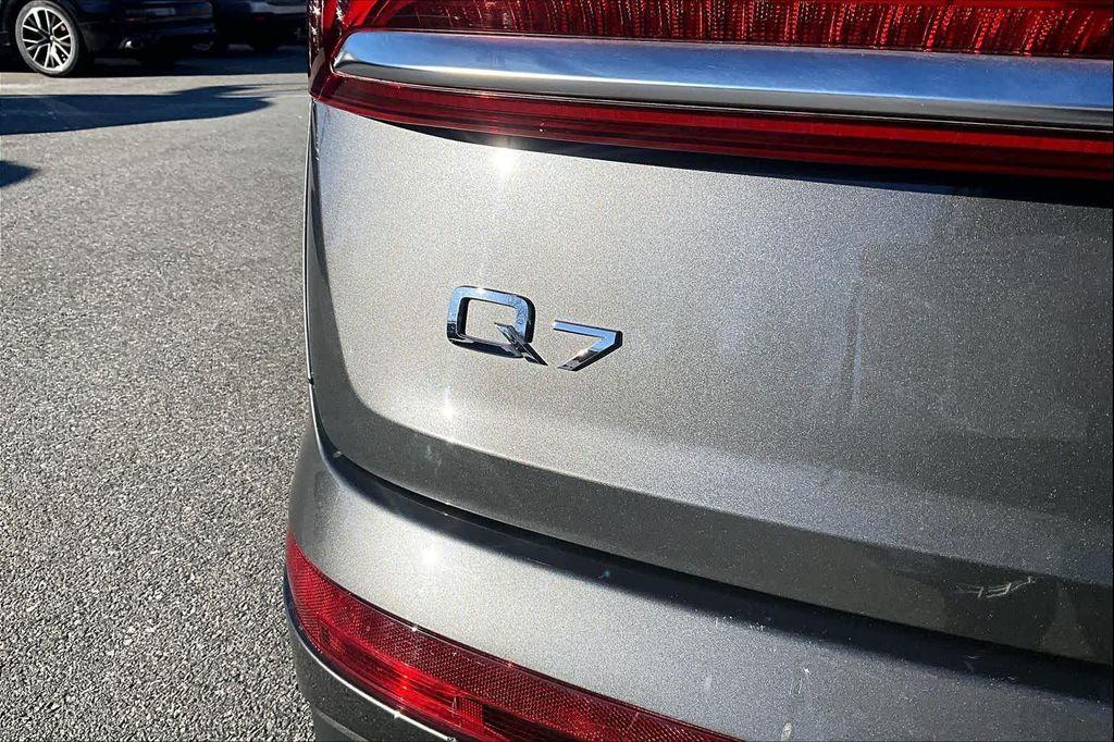 used 2021 Audi Q7 car, priced at $26,520
