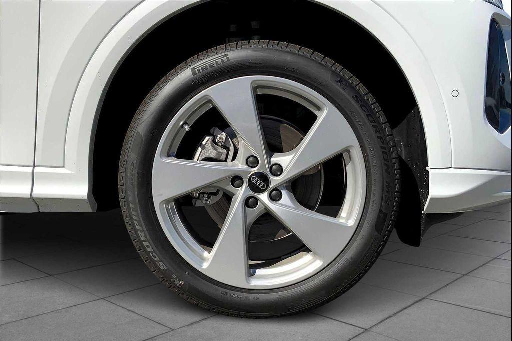 new 2025 Audi Q5 car, priced at $59,945