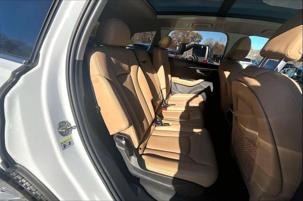 used 2025 Audi Q7 car, priced at $58,920