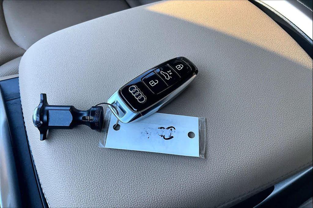 used 2025 Audi Q7 car, priced at $58,920