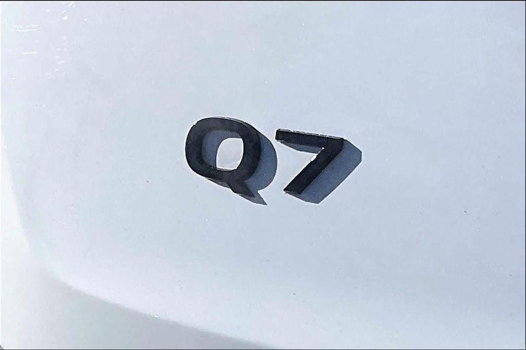 used 2025 Audi Q7 car, priced at $58,920