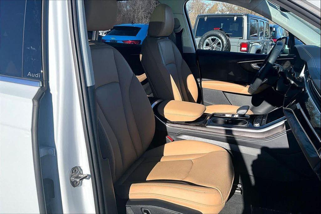 used 2025 Audi Q7 car, priced at $58,920
