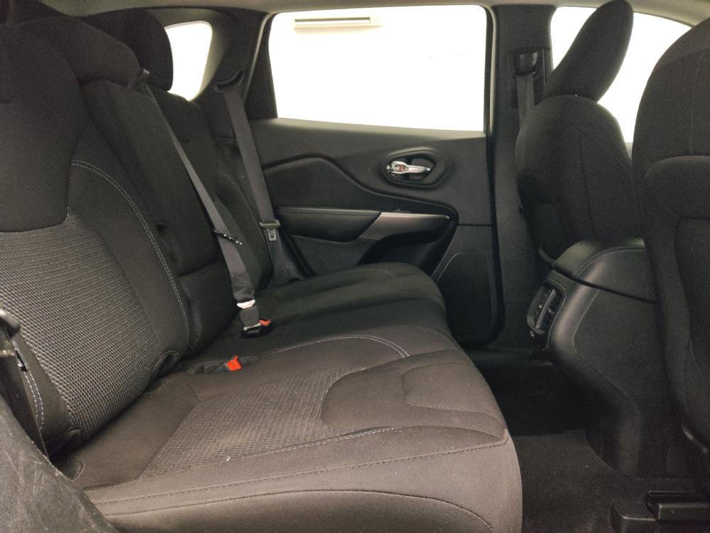 used 2021 Jeep Cherokee car, priced at $18,095