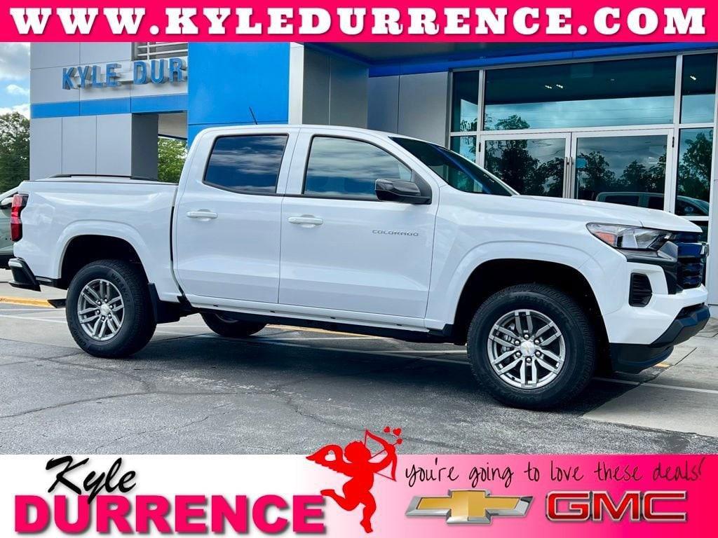 new 2025 Chevrolet Colorado car, priced at $33,630