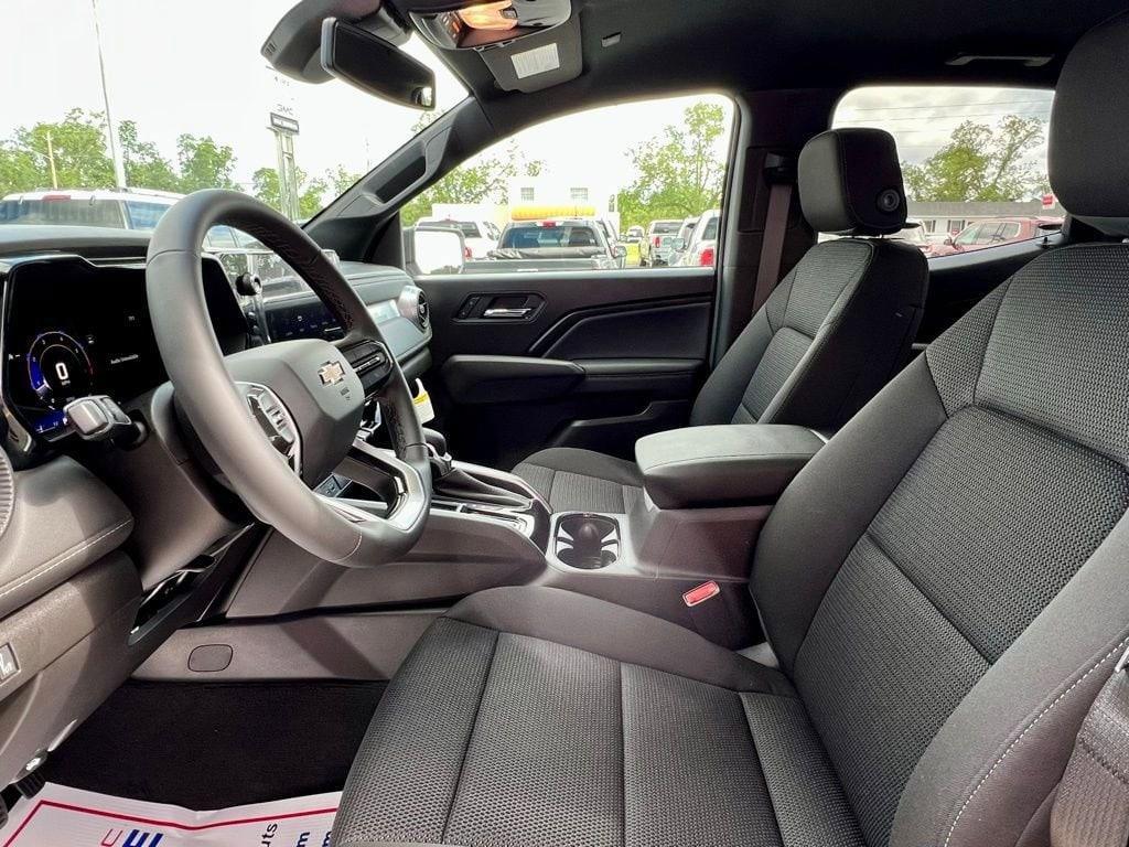 new 2025 Chevrolet Colorado car, priced at $33,630