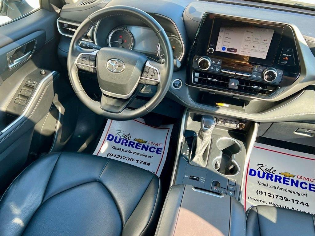 used 2024 Toyota Highlander car, priced at $37,995