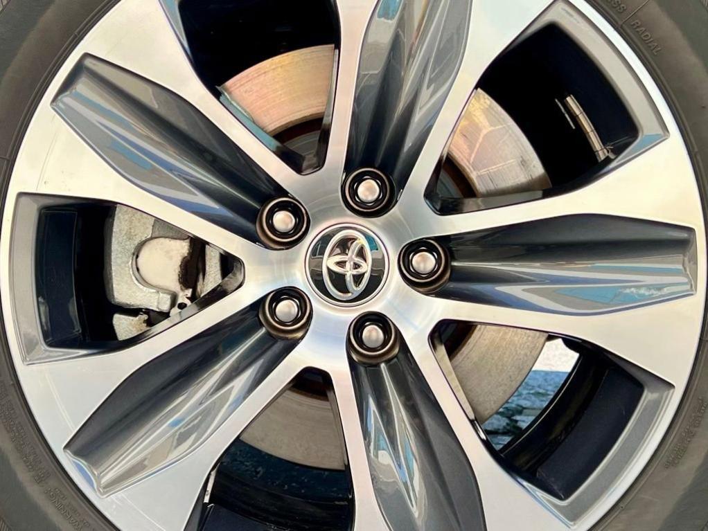 used 2024 Toyota Highlander car, priced at $37,995